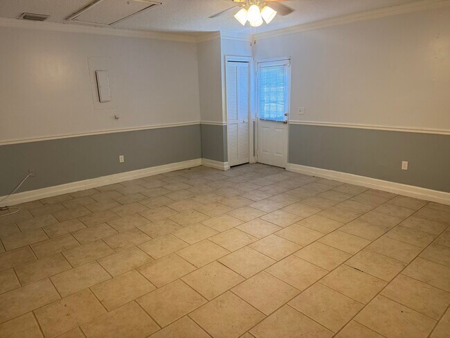 Building Photo - 121 Beaumont Ln