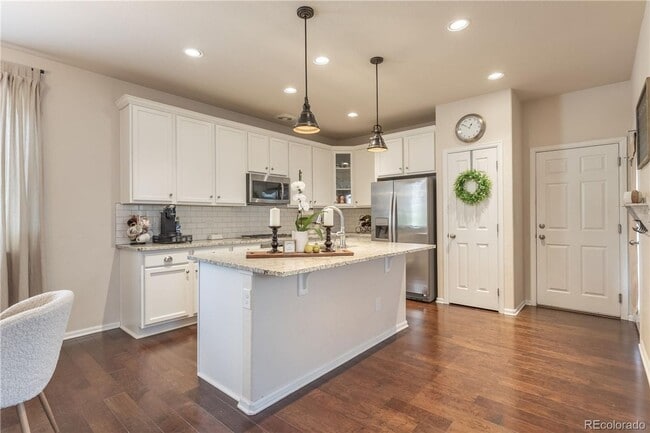 Building Photo - Charming 3 bedroom, 3 bathroom home in The...