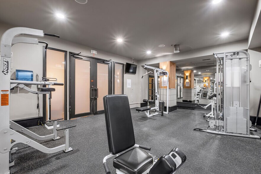 24 Hour Fully Stocked Gym - 1803 Broadway