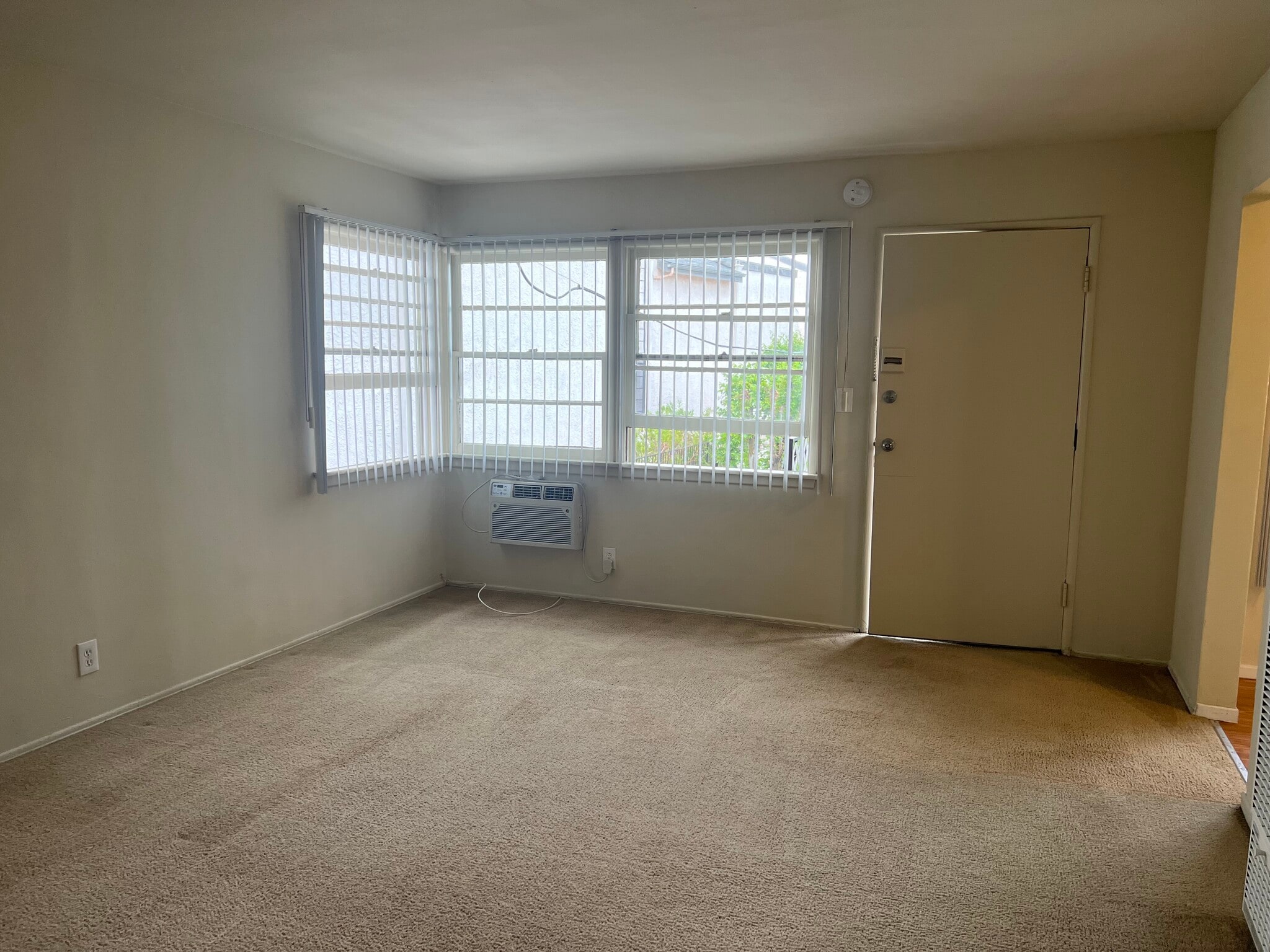 Building Photo - 11933 W Magnolia Blvd