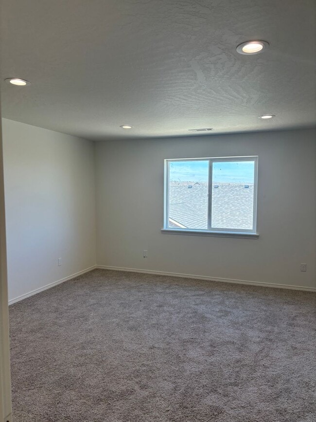 Building Photo - 3670 S Roosevelt Pl