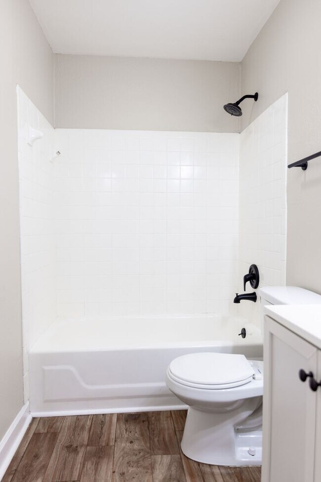 Building Photo - The Spruce - 1-Bedroom at Autumn Ridge Apa...