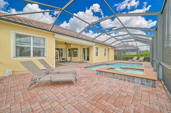 Building Photo - **Bella Terra Estate 5BED/3BATH - 3 Car ga...