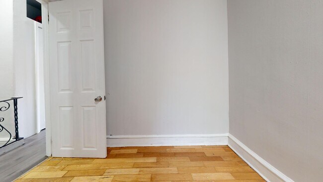 Building Photo - 3 Bedroom Home - OK for Section 8 Voucher ...
