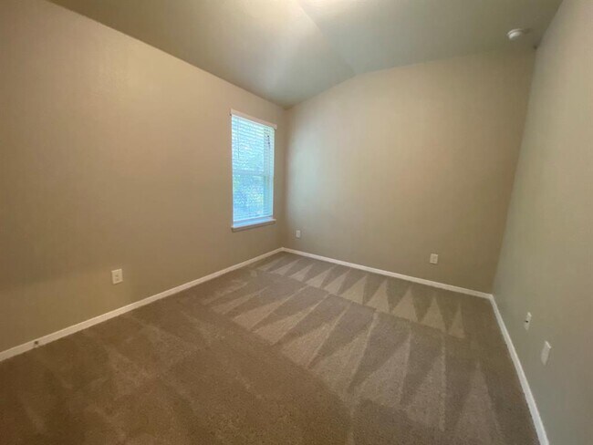 Building Photo - 21607 Surrey Ln