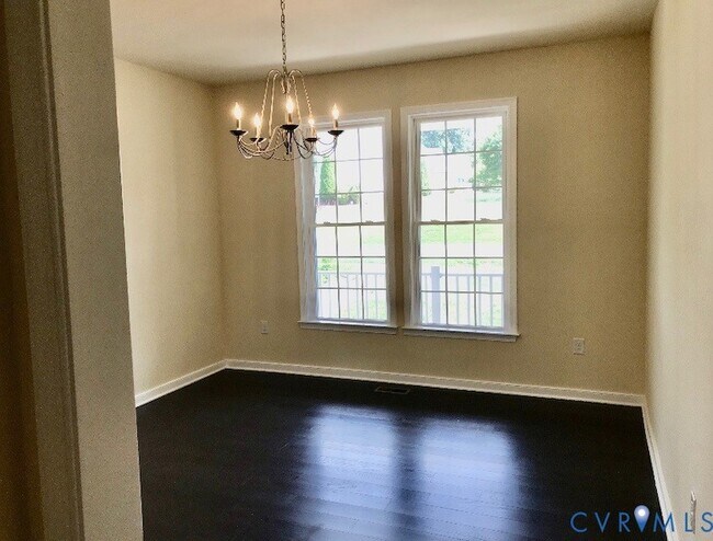 Building Photo - 1601 Southcreek Dr