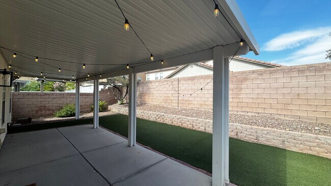 Building Photo - SW Single Story ONLY $1998