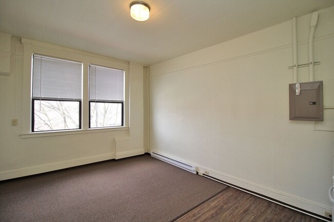 Building Photo - 12610 SW Farmington Rd