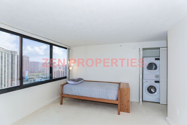 Building Photo - Fully furnished 2 bdrm / 2 bath / 1 parking unit at The Windsor Waikiki