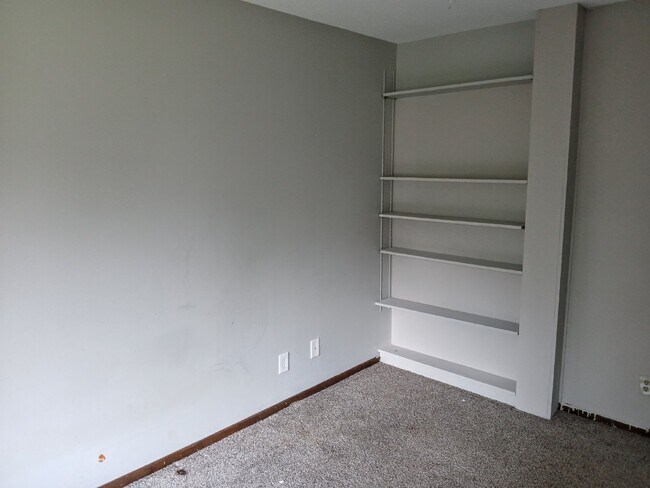 Building Photo - 3 Bedroom 2 Bath in Burnsville