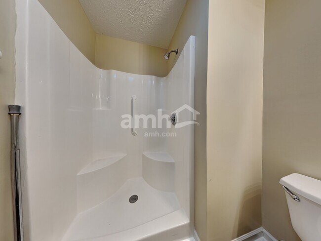 Building Photo - 542 Kennard Ln