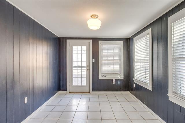 Building Photo - 4412 Calmont Ave