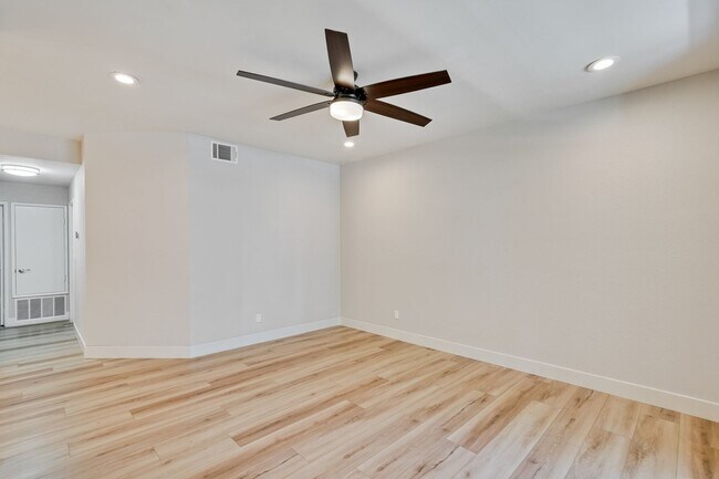 Building Photo - Welcome Home!!! - Great Location