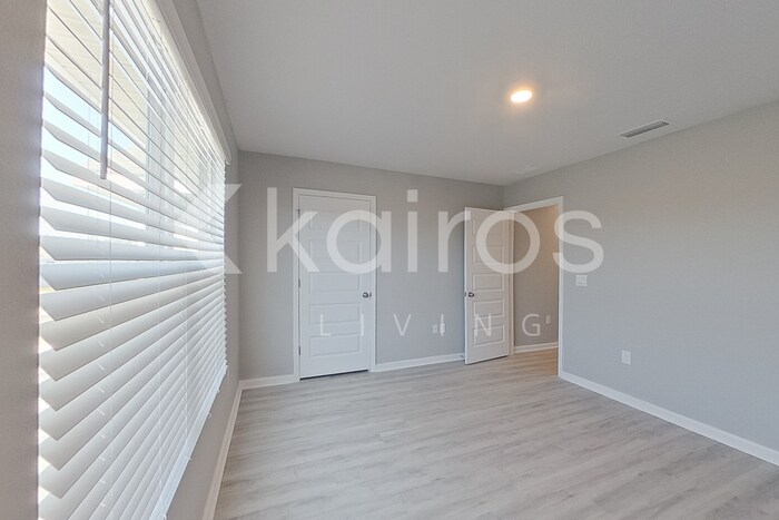 Building Photo - 4816 Malay Cir