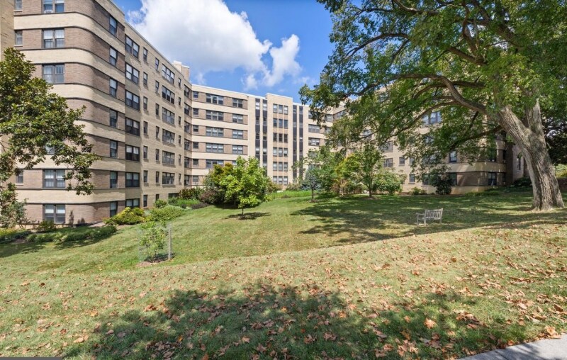 Building Photo - 3901 Cathedral Ave NW