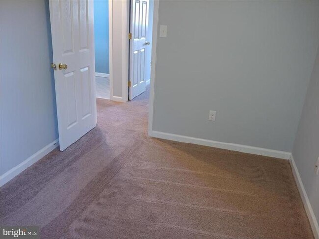 Building Photo - 508 Blackbird Dr