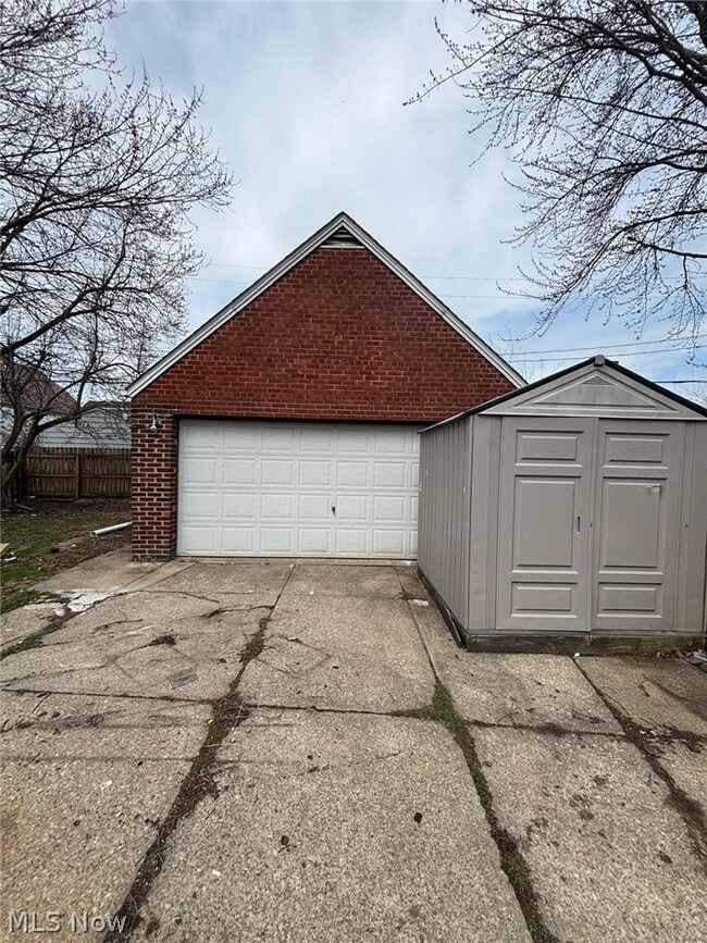 Building Photo - 18603 Arrowhead Ave