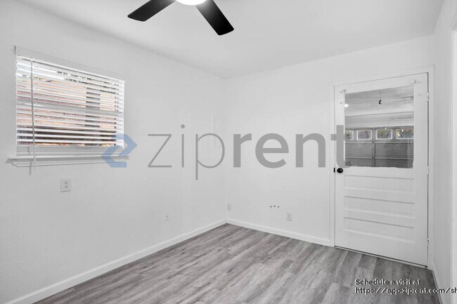 Building Photo - 6829 Shadydale Dr