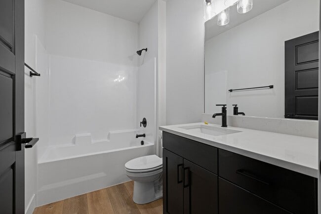 Building Photo - NEW BUILD 3-BED, 2-BATH UPSTAIRS DUPLEX UN...