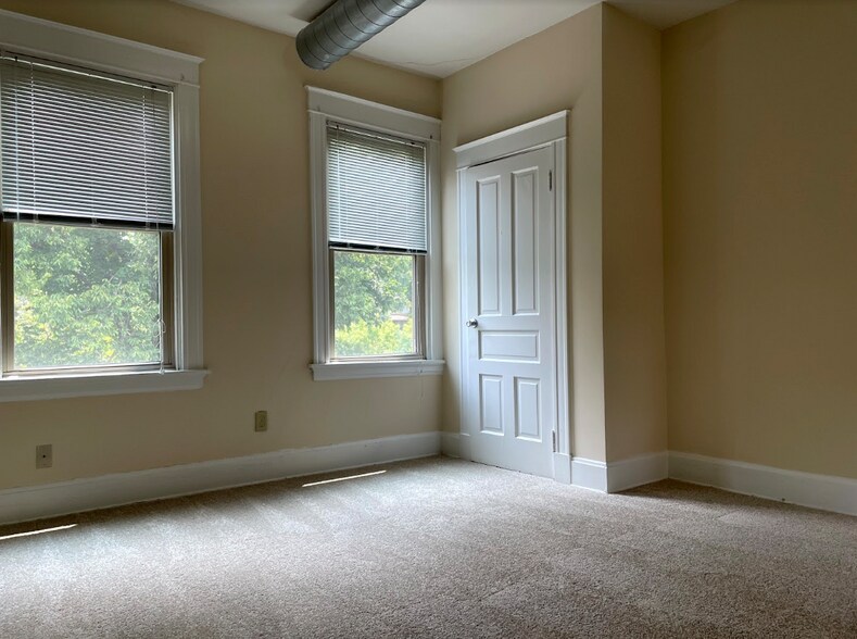Building Photo - 2614 Eden Ave