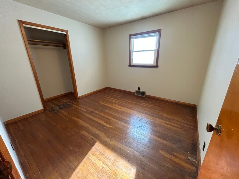 Building Photo - 130 Walnut St