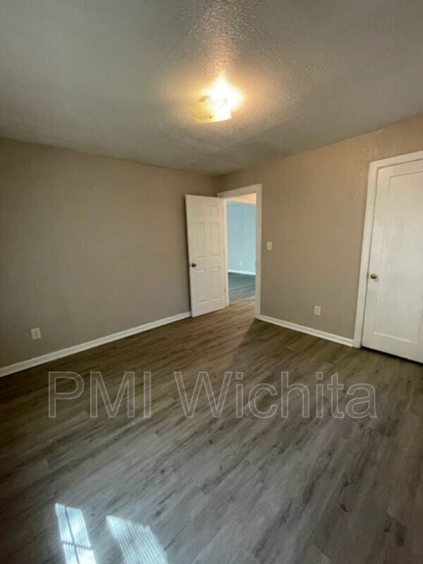 Building Photo - 1512 S Pattie St
