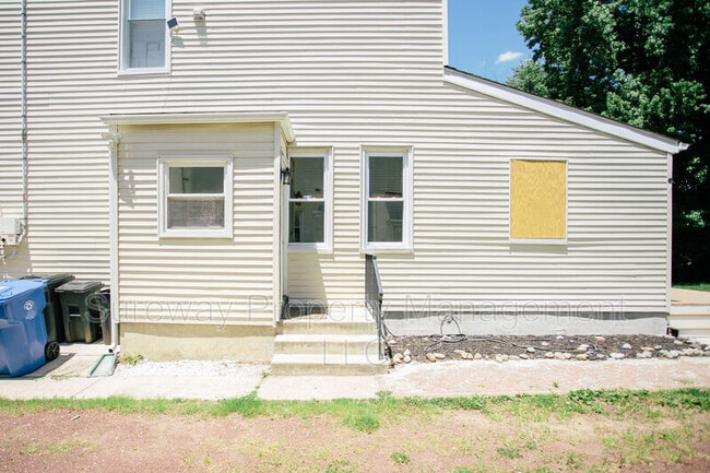 Building Photo - 21 N Lenola Rd