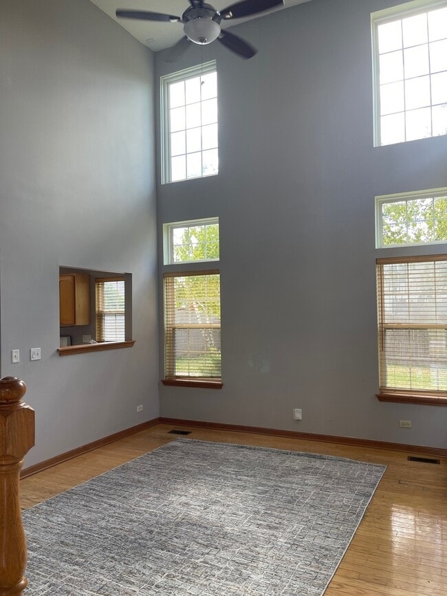 Building Photo - 12849 W Wakefield Dr