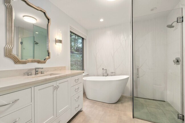 Building Photo - 23 Ocean St