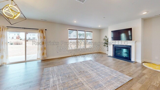 Building Photo - 6129 Alsace Ln