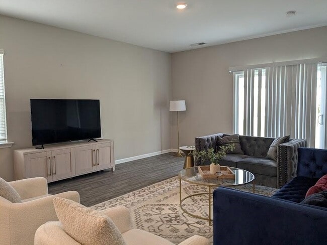 Building Photo - 94 Wynn Wy