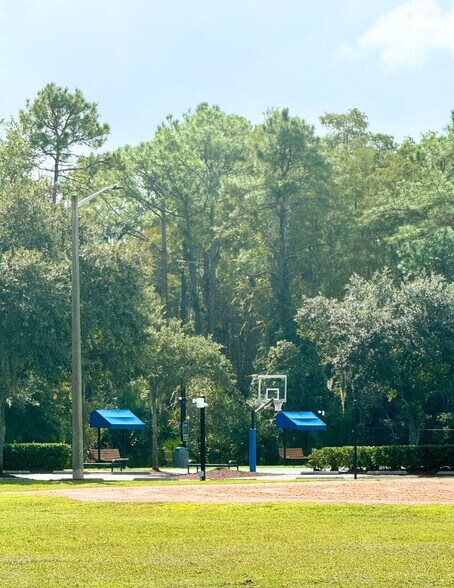 Basketball Court - 2414 Siward Ave