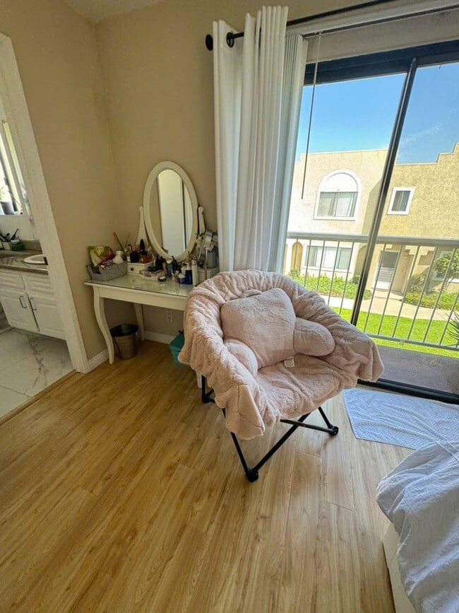 Building Photo - 9155 Pacific Ave