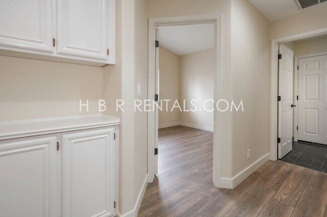 Building Photo - Single Story 3 bedroom home *SOLAR* *POOL*...