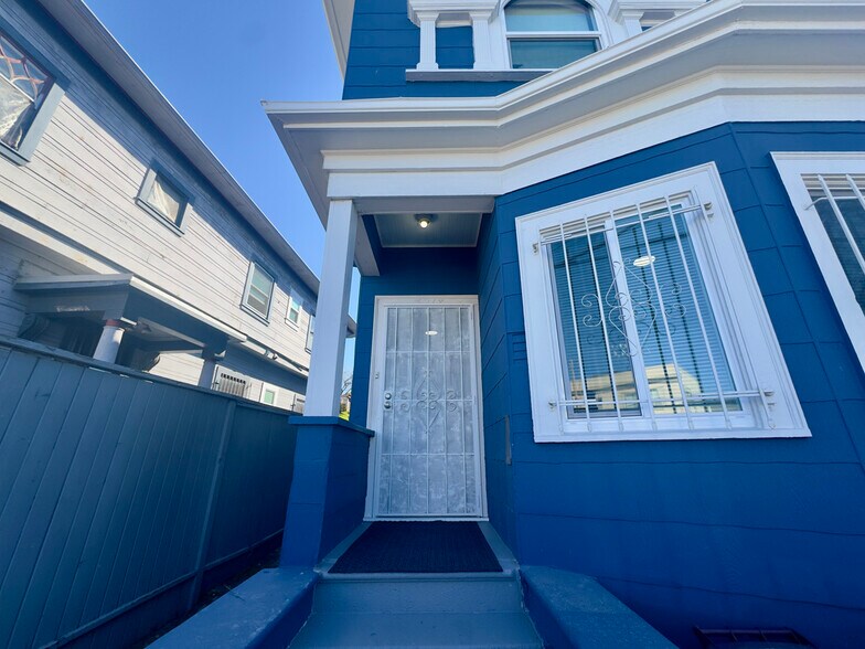 Building Photo - 3218 West St