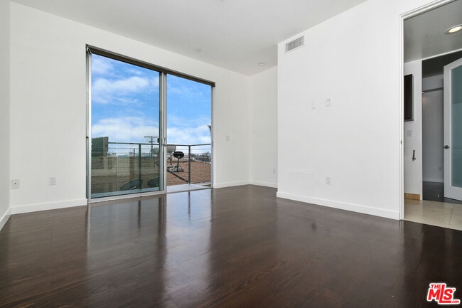 Building Photo - 11610 Ohio Ave