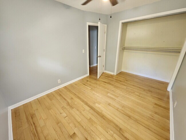 Building Photo - NEWLY REMODELED 3BR, 2BA in Hendersonville!