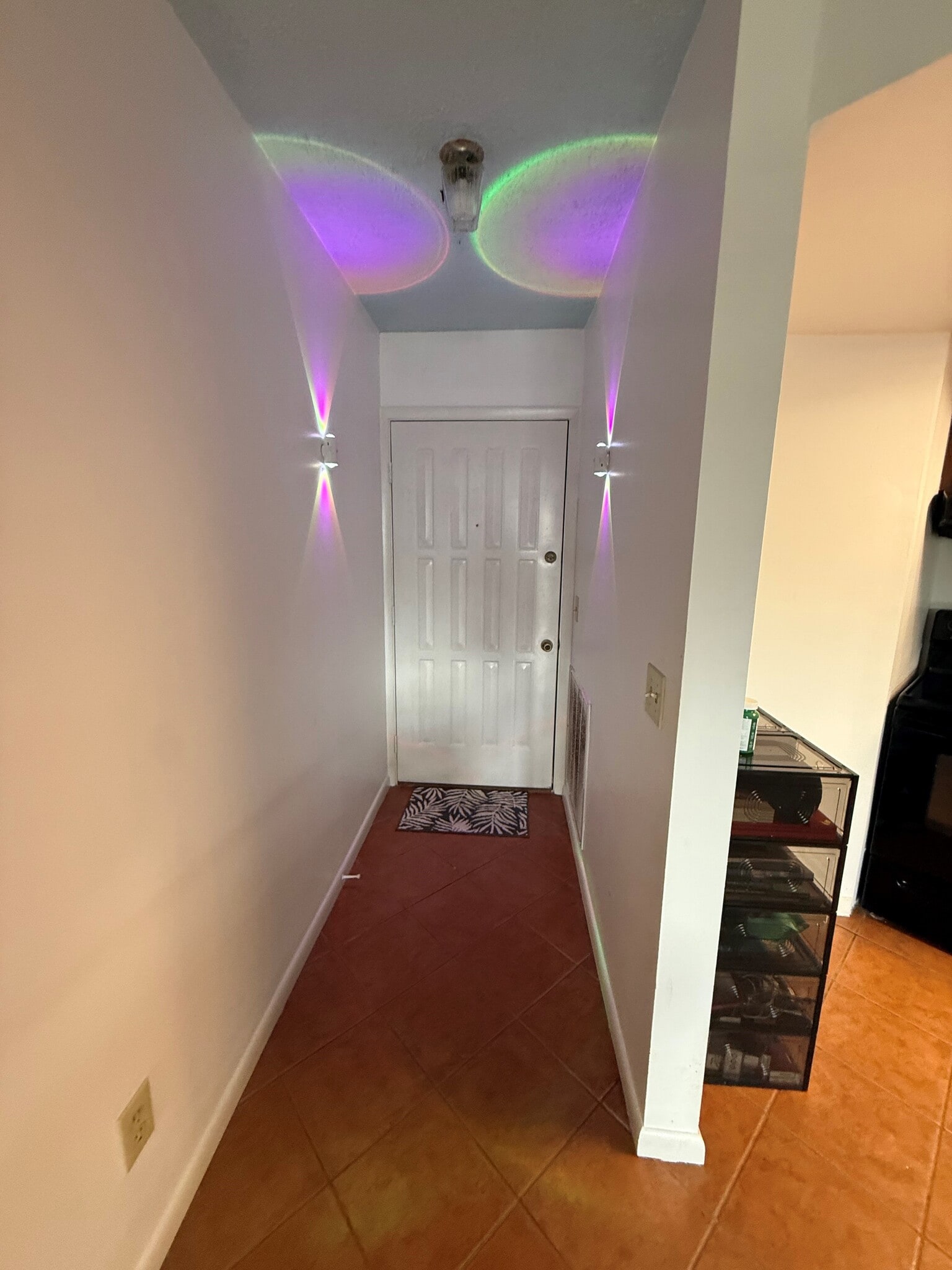 Building Photo - 2069 NE Collins Cir