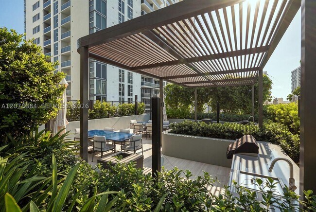 Building Photo - 1400 Biscayne Blvd