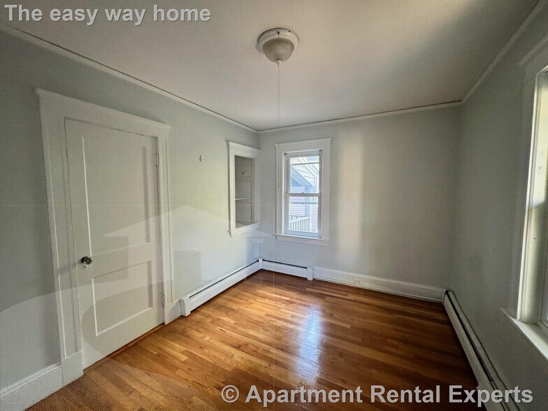 Building Photo - 879 Broadway