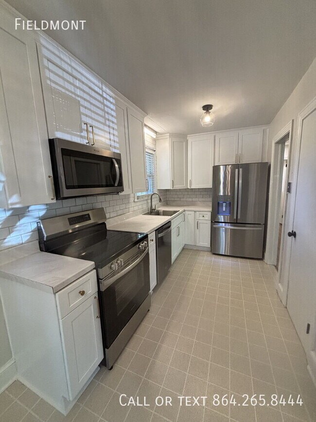 Building Photo - 104 Crescent Ridge Dr