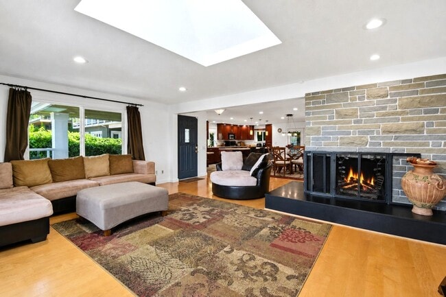 Building Photo - 5bd/3ba Kirkland Home