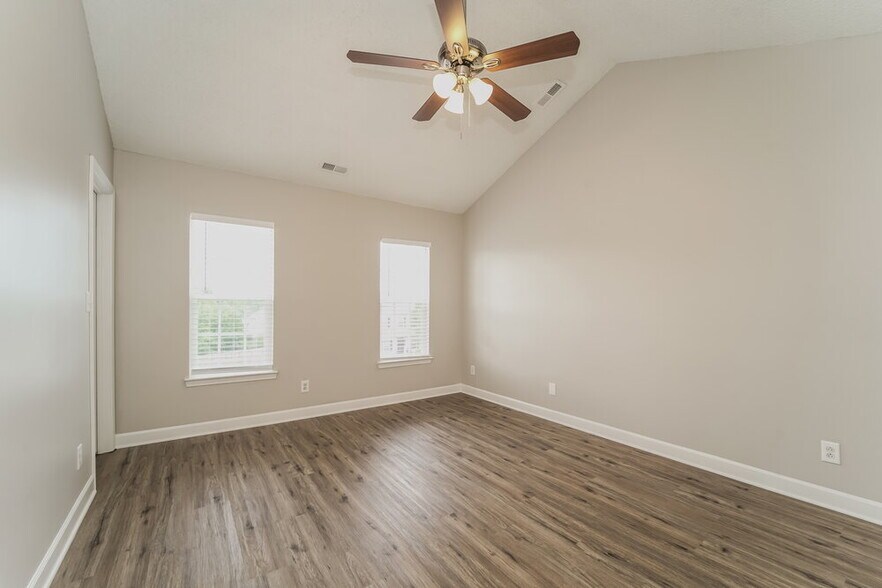 Building Photo - 11210 Silver Glen Ln