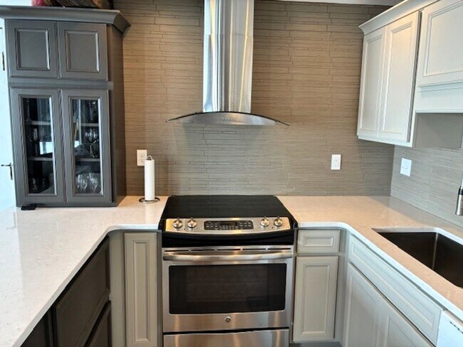 Building Photo - Summer Rental- Meadow Creek Villas 303