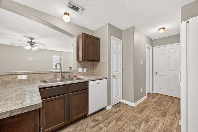 Building Photo - 5437 N Buffalo Cir