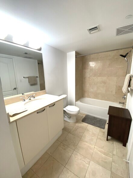 Building Photo - 2101 BRICKELL Ave