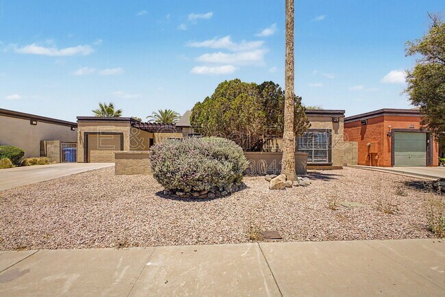Building Photo - 4208 W Villa Maria Dr