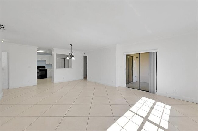 Building Photo - 12244 Royal Palm Blvd