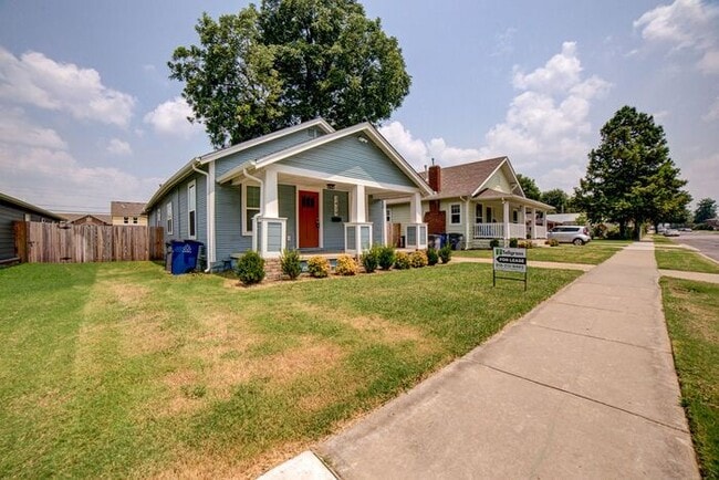 Primary Photo - Clean, Crisp, Open Concept 3/2 Near TU