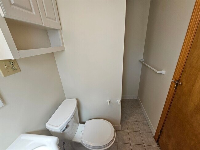 Building Photo - 91 Irving St